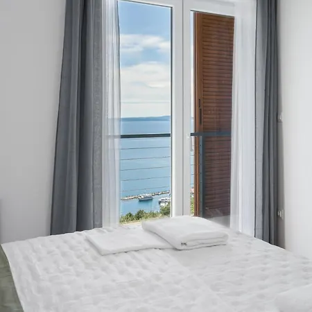 Vila Dina Jesenice * Jesenice (Split-Dalmatia)